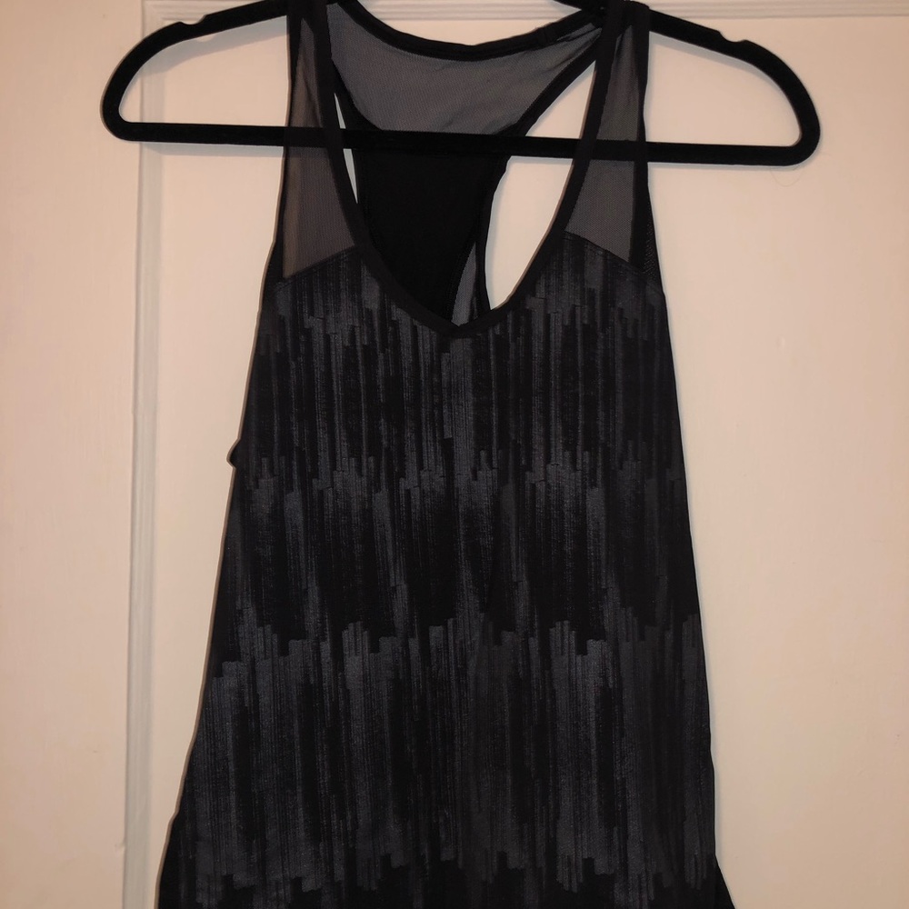 Lululemon workout top